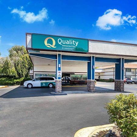 Quality Inn & Suites Medford Airport Екстер'єр фото