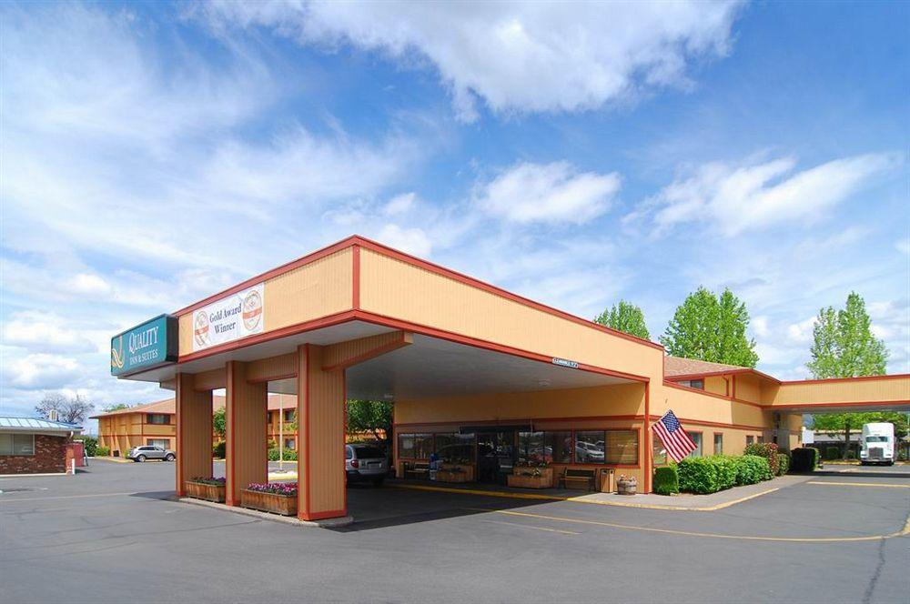 Quality Inn & Suites Medford Airport Екстер'єр фото