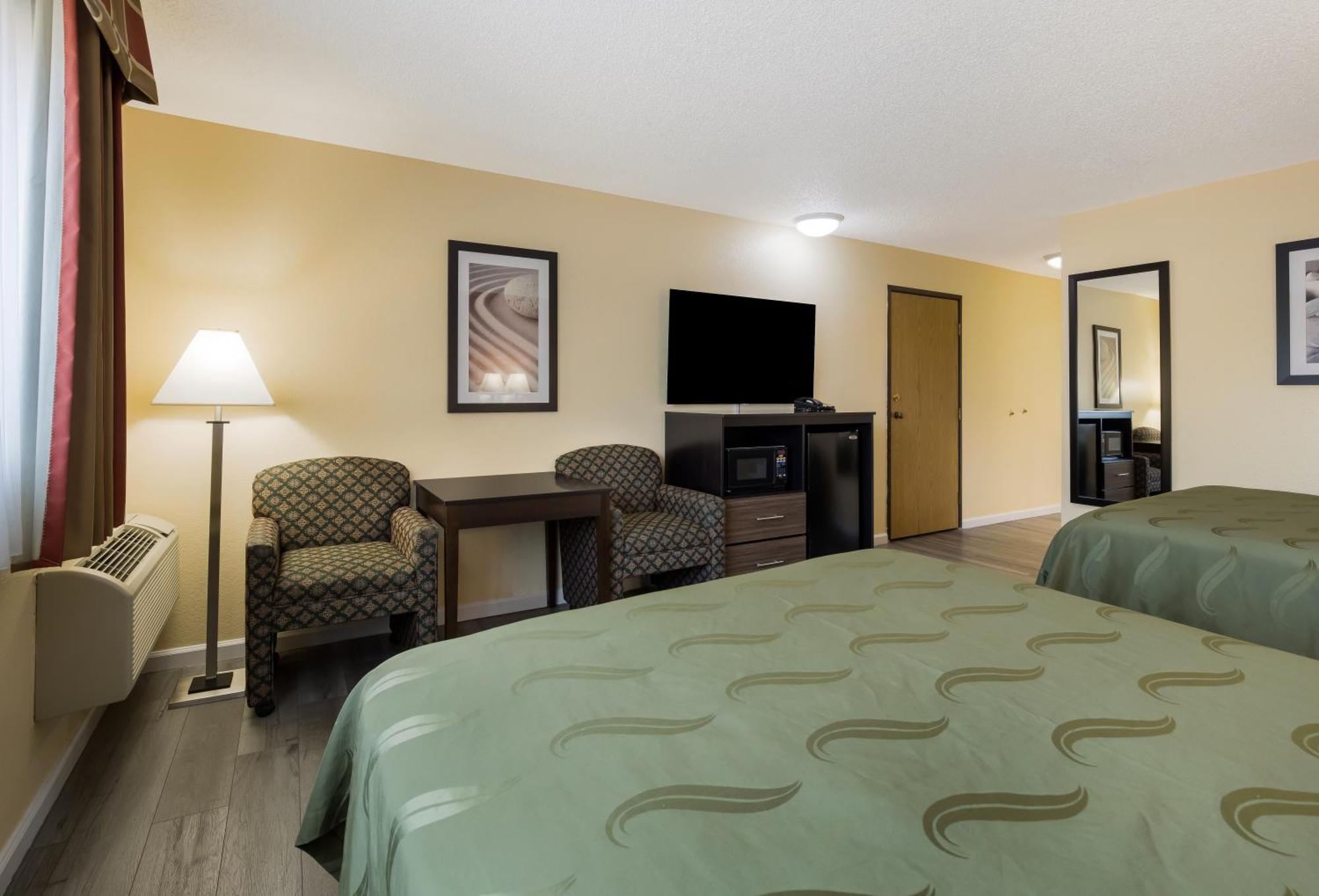 Quality Inn & Suites Medford Airport Екстер'єр фото